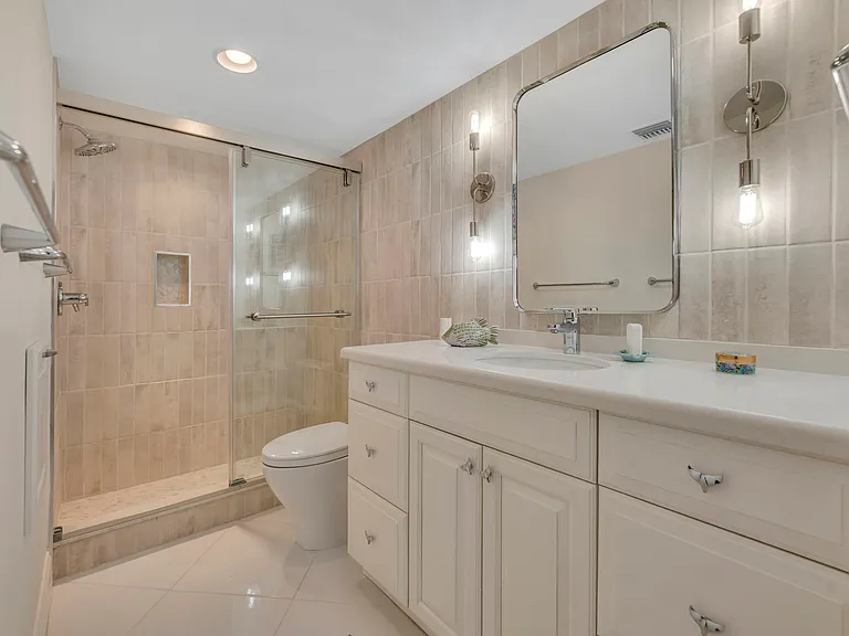 3443 Gulf Shore Blvd N #313 — Photo 17