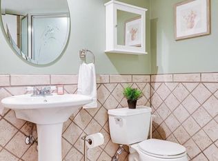 4038 Hallman St, Fairfax, VA 22030