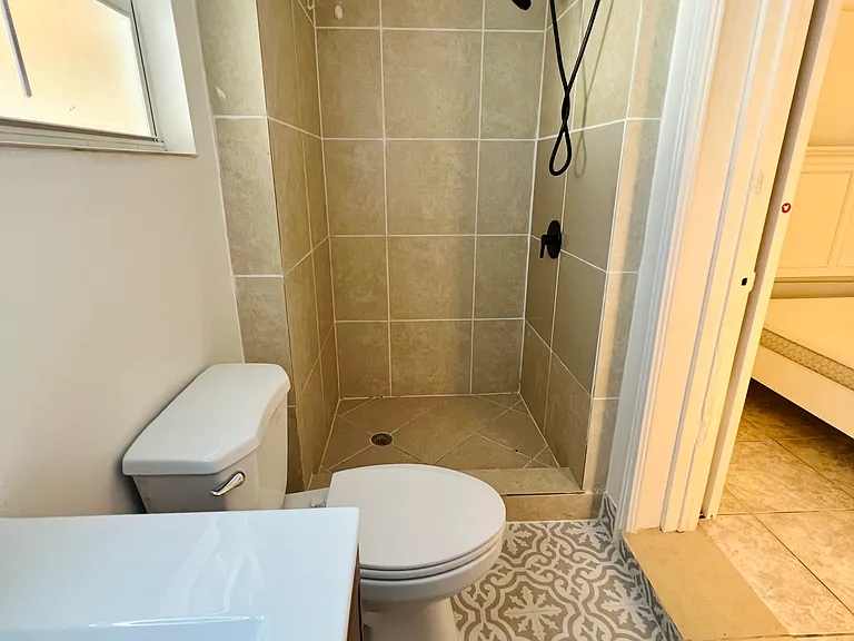 1137 SW 13th Ct #1 — Photo 8