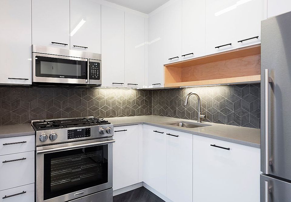 1st image of 250 E Houston St APT 9G