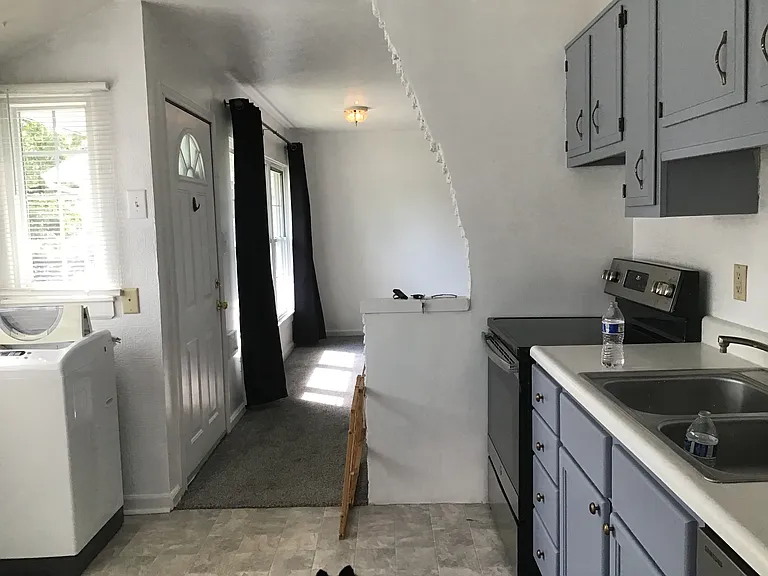 409 W Angela Blvd — Photo 6