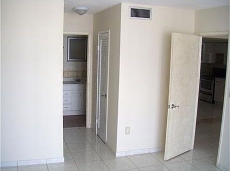4th image of 1301 NE Miami Gardens Dr APT 921W