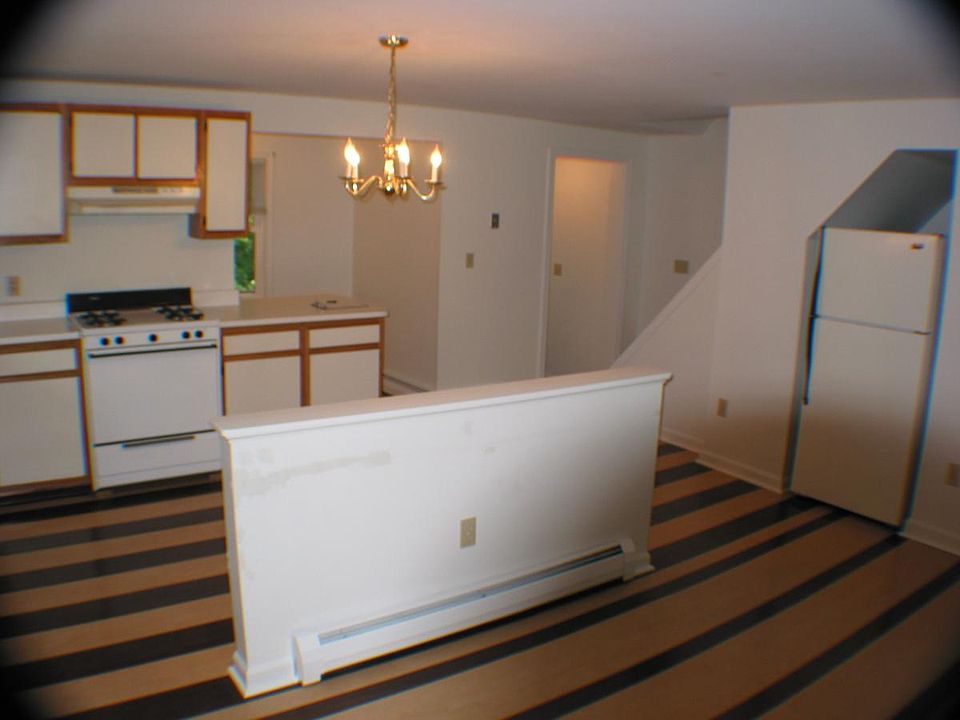 Kitchen & Dining