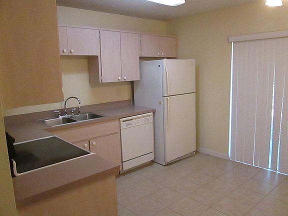KITCHEN LONG VIEW