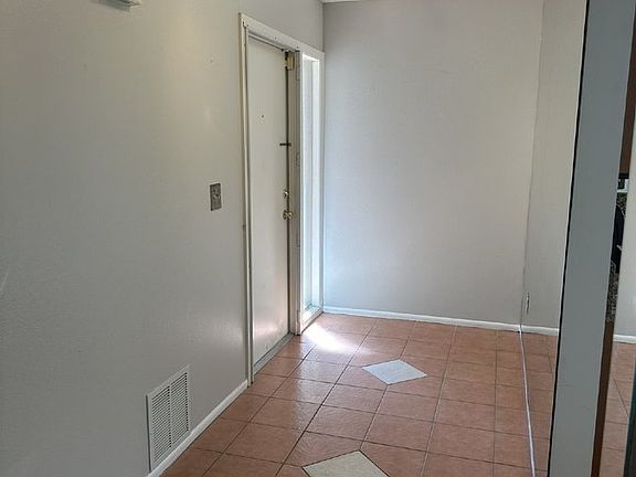3rd image of 3645 Glen Oaks Manor Dr