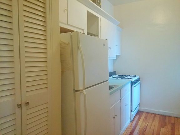 2nd image of 30 Magaw Pl APT 4D