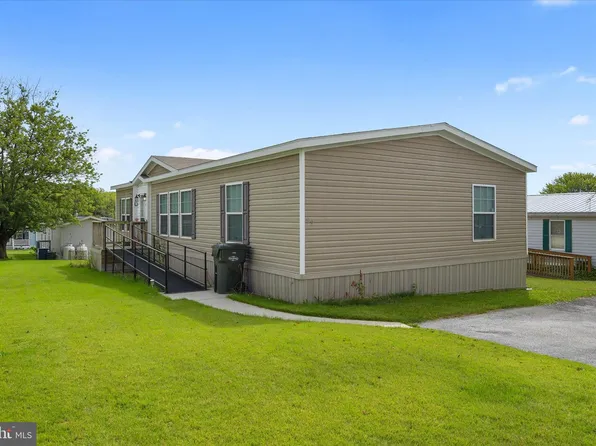 92 Austin Dr, Grantville, PA 17028