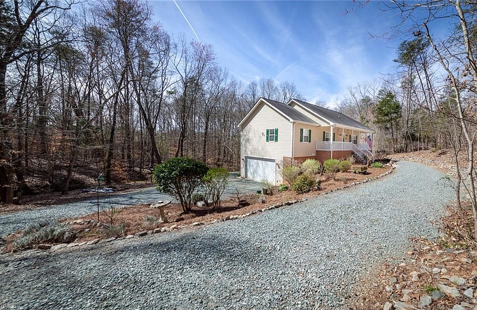1st image of 702 Pinoak Ct