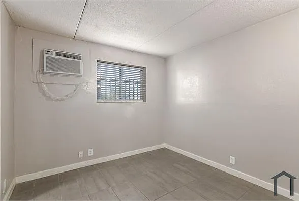 769 E Pierce St #7 — Photo 9