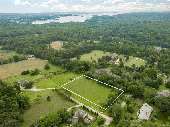 28 D Edgewood Farm Rd, Wakefield, RI 02879