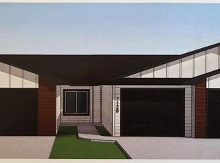 1128 NE 11th St, Madison, SD 57042