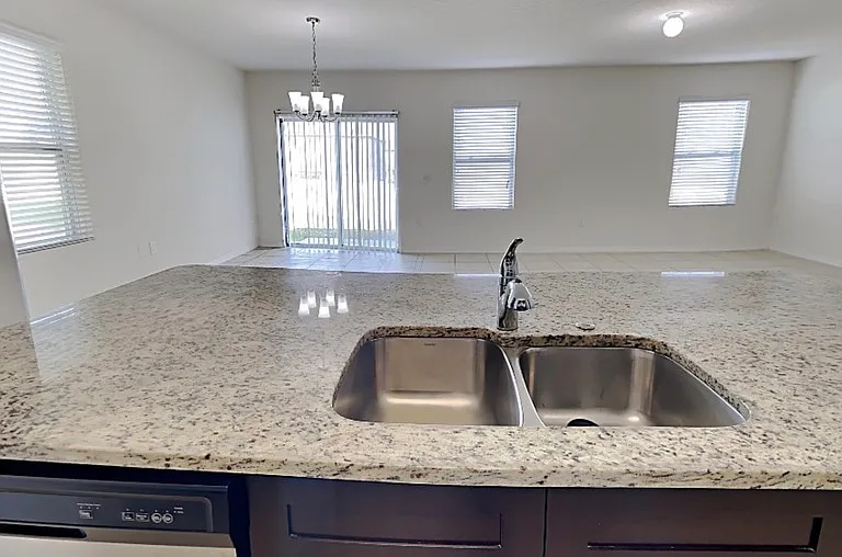 320 Aberdeen Dr — Photo 6