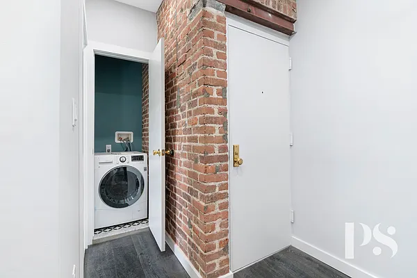 Sold by Compass | media 13