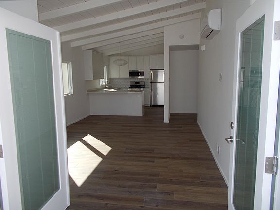 2nd image of 925 W Balboa Blvd #C
