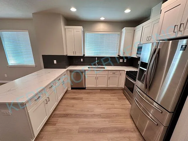 Charming 3-Bedroom Townhouse with 2.5 Baths and Spacious Living Area in Portland! — Photo 4