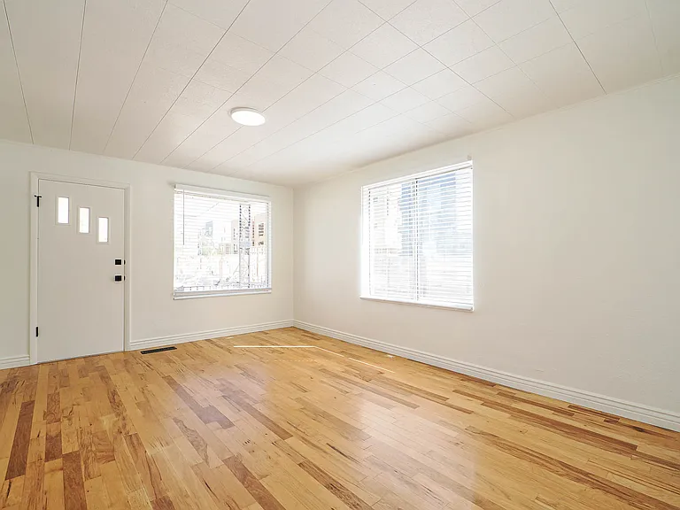 843 W Emeril Ave — Photo 4