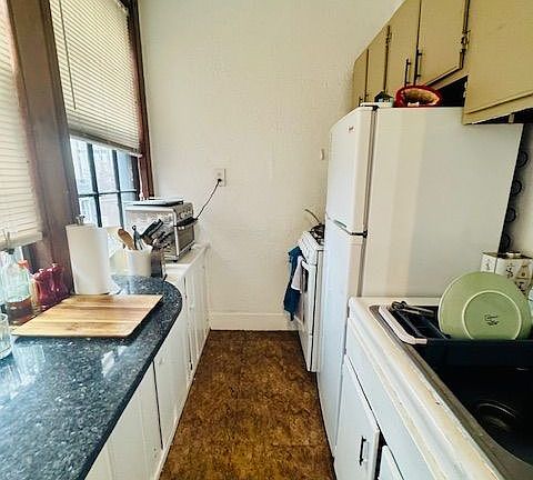 3rd image of 58 S Russell St APT 6