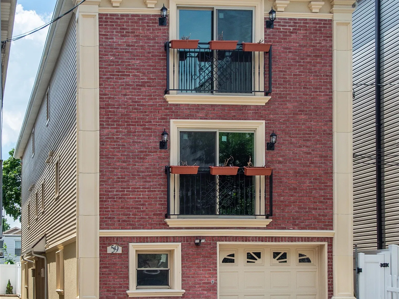 3 bed, 2.5 bath, $4,300 — Photo 1