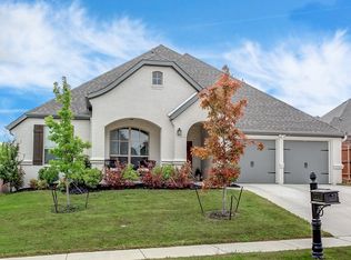 8921 Armstrong Ct, Benbrook, TX 76126