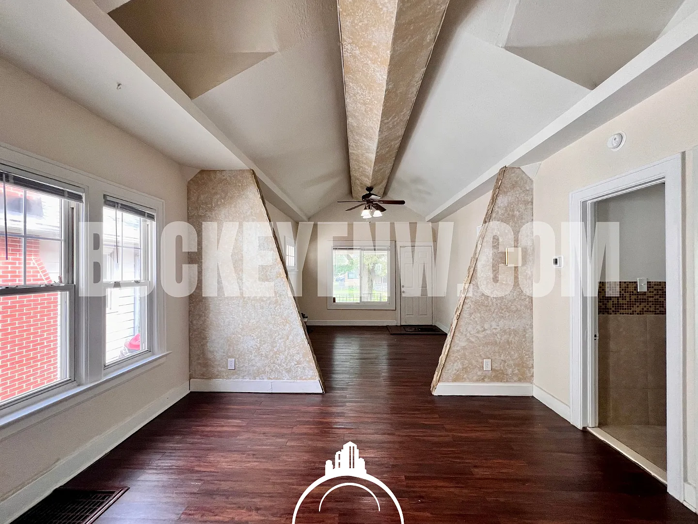 2 Bedroom House — Photo 3