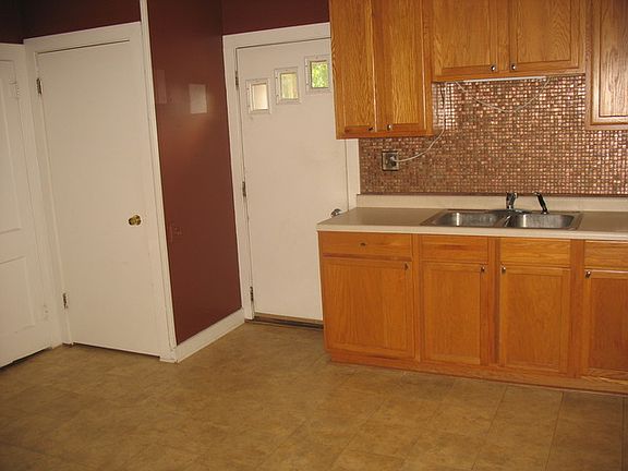 3rd image of 1518 Peoria St