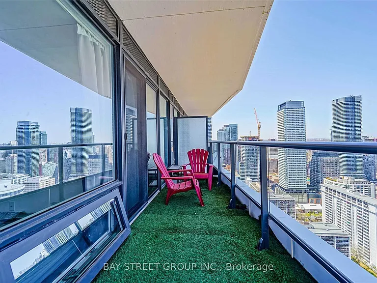 85 Wood St #Penthouse 07 — Photo 36