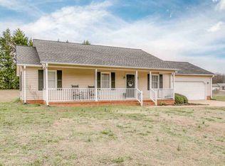 155 Red Globe Ln, Woodruff, SC 29388