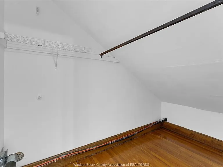 1451 Ouellette Ave #UPPER — Photo 17