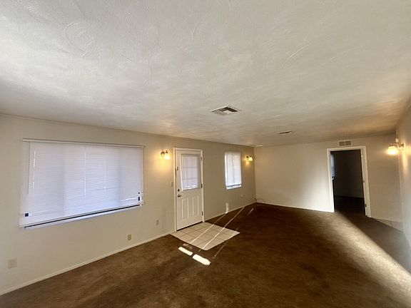 5th image of 131 W Pastime Rd