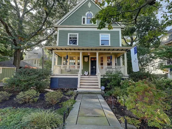 27 Rhode Island Ave, Providence, RI 02906