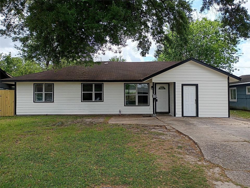 1st image of 811 Loper St