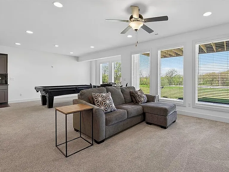 8808 N Clarion Ave — Photo 31