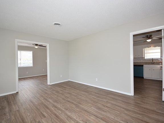 4th image of 221 Westmont Dr
