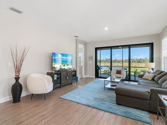 3rd image of 8021 Calle Canovas CT