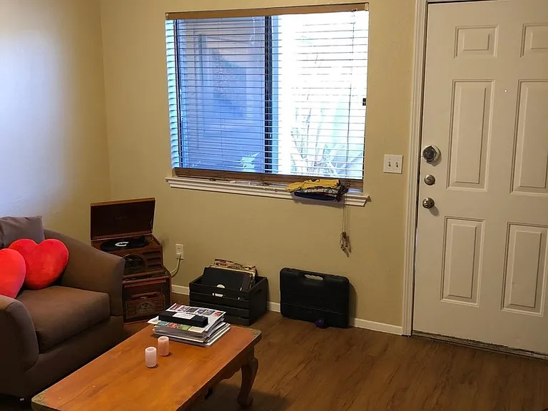 4409 Guadalupe St — Photo 3