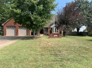 3005 Oakview Dr, Pittsburg, KS 66762