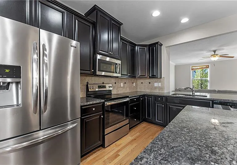 410A Fairmont Dr — Photo 8