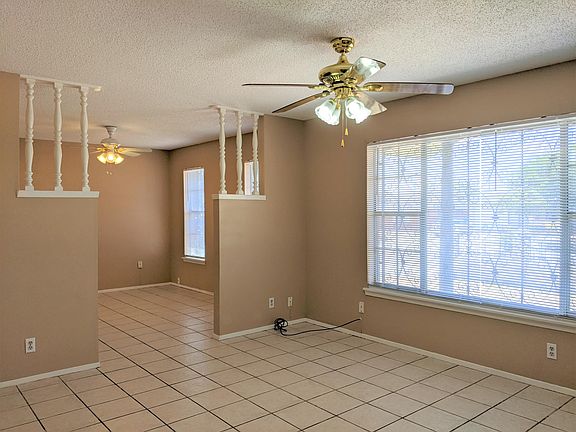 4th image of 10209 Lakeview Dr