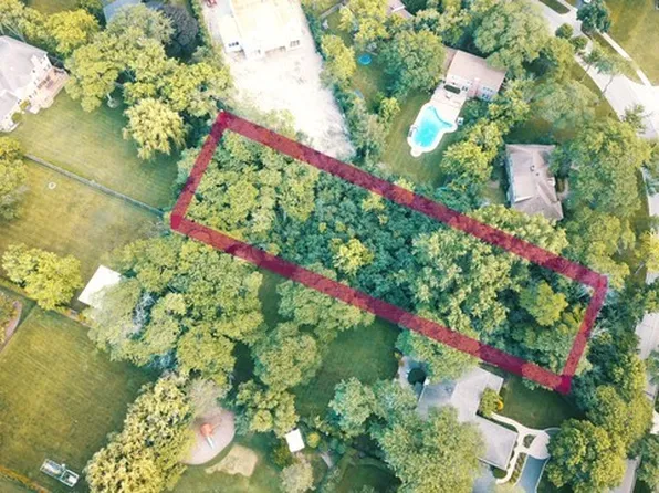 79 Red Oak Ln, Highland Park, IL 60035