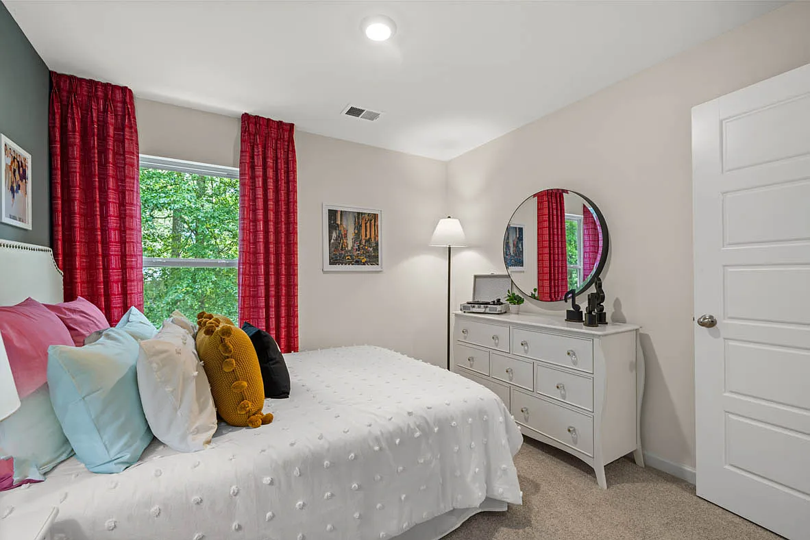 3 bed, 1611 sqft, $2,300 — Photo 4