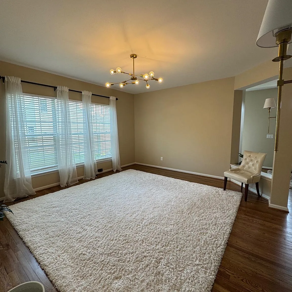 4 bed, 2.5 bath, 4307 sqft, $3,950 — Photo 4