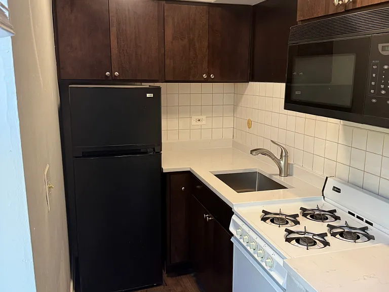 5742 N Kenmore Ave #317 — Photo 5