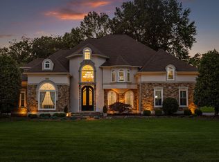 500 Rock House Ct, Signal Mountain, TN 37377