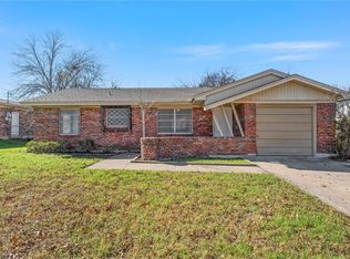 1312 Royal Oaks Dr, Waco, TX 76710