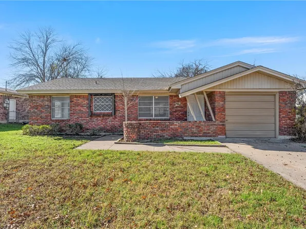 1312 Royal Oaks Dr, Waco, TX 76710