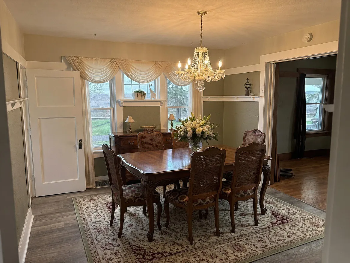 4 bed, 1926 sqft, $4,000 — Photo 2
