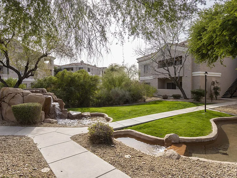Vintage at Scottsdale — Photo 15