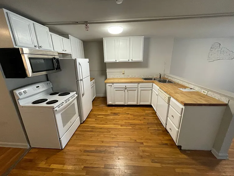 Welcome to 400 East Clayton Street! — Photo 28