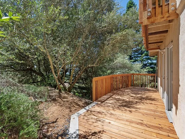 930 Valley View Dr — Photo 27