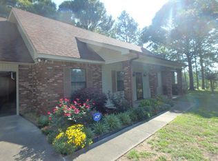 164 Pompano Dr, Hattiesburg, MS 39402
